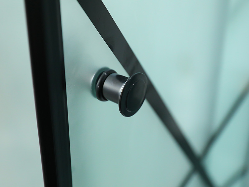 SQ Imber Labens Enclosusre, Matt Tempered Glass Cum Typographia, Nigrum Aluminium Profile, Duplex perforata manubrio cum Tray SQ Imber Labens Enclosusre, Matt Tempered Glass Cum Typographia, Nigrum Aluminium Profile, Duplex perforata manubrio cum Tray