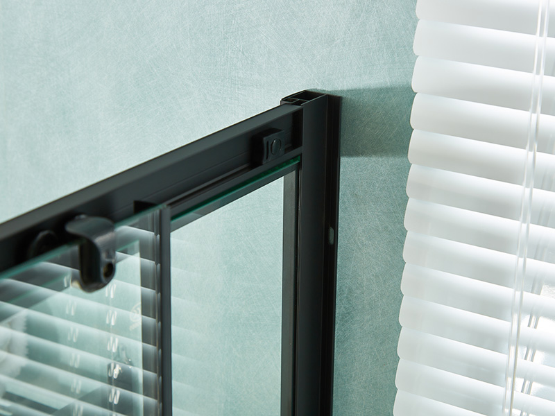 SQ Imber PROLAPSIO Clausura, Vitrum temperatum Serenum, Aluminium Nigrum Profile, Duplex perforata manubrio, cum Tray SQ Imber PROLAPSIO Clausura, Vitrum temperatum Serenum, Aluminium Nigrum Profile, Duplex perforata manubrio, cum Tray