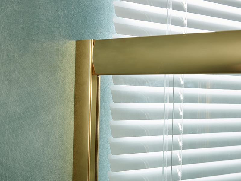 SE Imber clausura illapsum, Vitrum temperatum Serenum, Aurum Aluminium Profile, Duplex foramen manubrium, Sine Tray SE Imber clausura illapsum, Vitrum temperatum Serenum, Aurum Aluminium Profile, Duplex foramen manubrium, Sine Tray